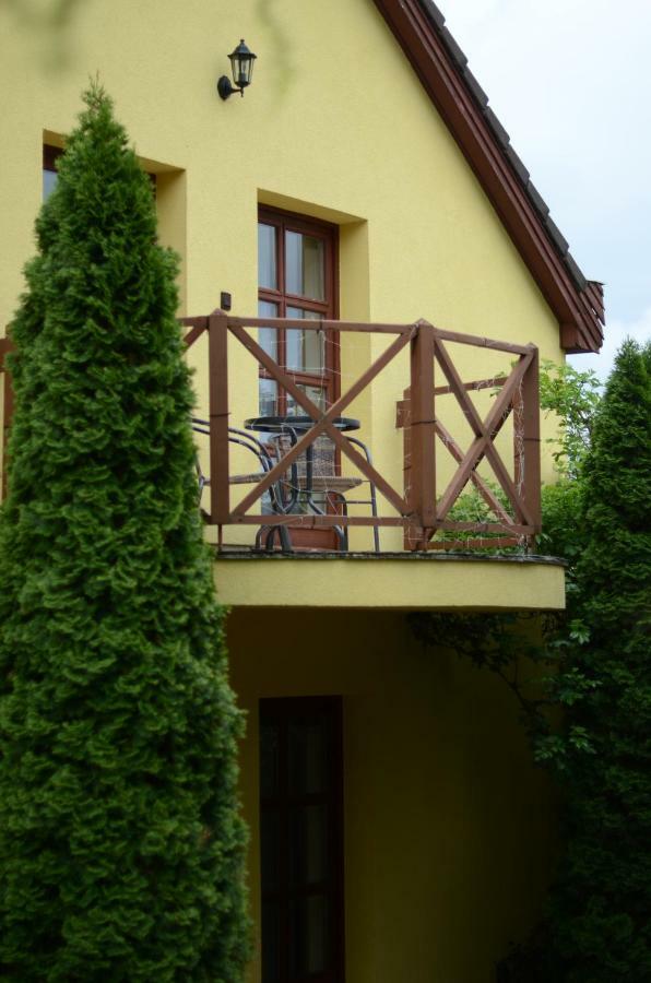 Hella Vendeghaz Hotel Eger Exterior photo